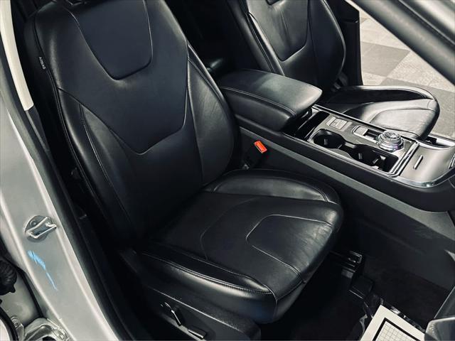 Photo of 2019 Ingot Silver Metallic Ford Edge