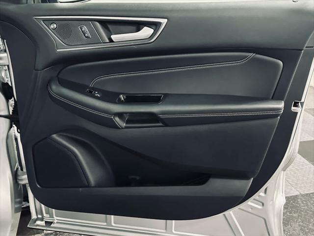 Photo of 2019 Ingot Silver Metallic Ford Edge