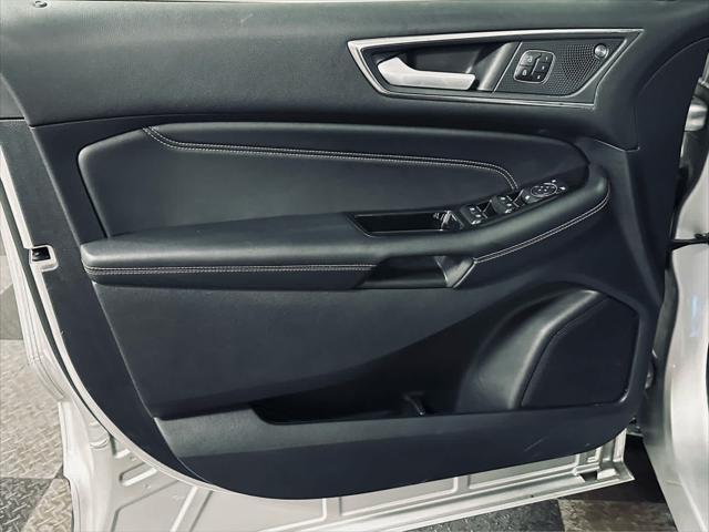 Photo of 2019 Ingot Silver Metallic Ford Edge