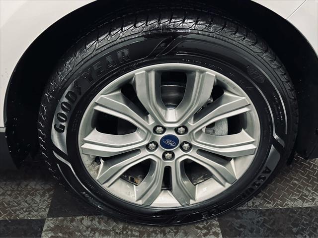 Photo of 2019 Ingot Silver Metallic Ford Edge