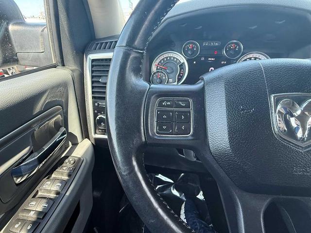 Photo of 2017 Brilliant Black Crystal Pearlcoat RAM 1500
