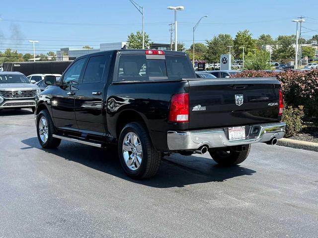 Photo of 2017 Brilliant Black Crystal Pearlcoat RAM 1500