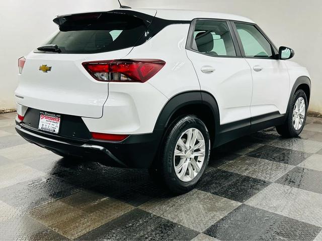 Photo of 2022 Summit White Chevrolet Trailblazer