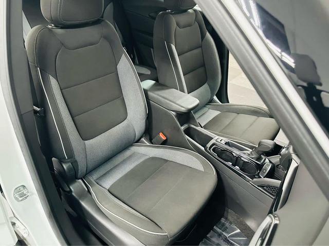 Photo of 2022 Summit White Chevrolet Trailblazer