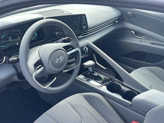 Photo of 2025 White Hyundai ELANTRA HEV
