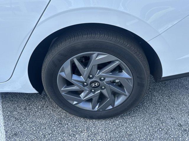 Photo of 2025 White Hyundai ELANTRA HEV