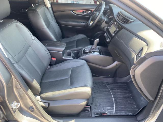 Photo of 2017 Gun Metallic Nissan Rogue