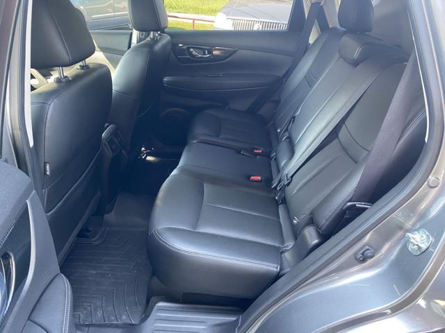 Photo of 2017 Gun Metallic Nissan Rogue