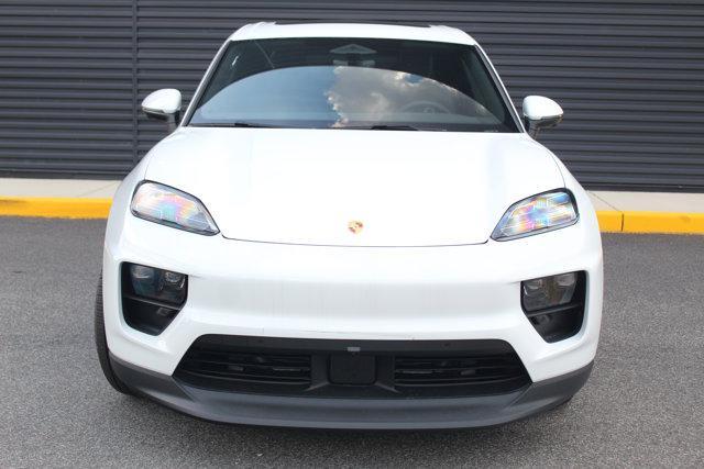 Photo of 2025 White Porsche Macan