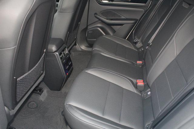 Photo of 2025 White Porsche Macan