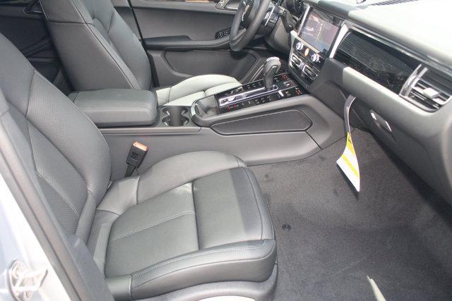 Photo of 2025 Dolomite Silver Metallic Porsche Macan