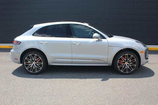 Photo of 2025 Dolomite Silver Metallic Porsche Macan