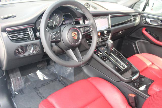 Photo of 2025 White Porsche Macan