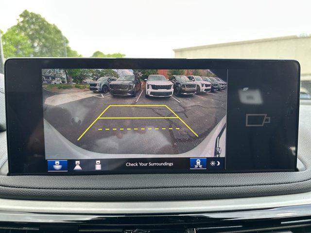 Photo of 2025 Platinum White Pearl Acura MDX