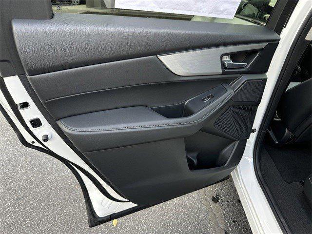 Photo of 2025 Platinum White Pearl Acura MDX
