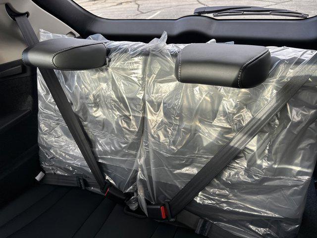 Photo of 2025 Majestic Black Pearl Acura MDX
