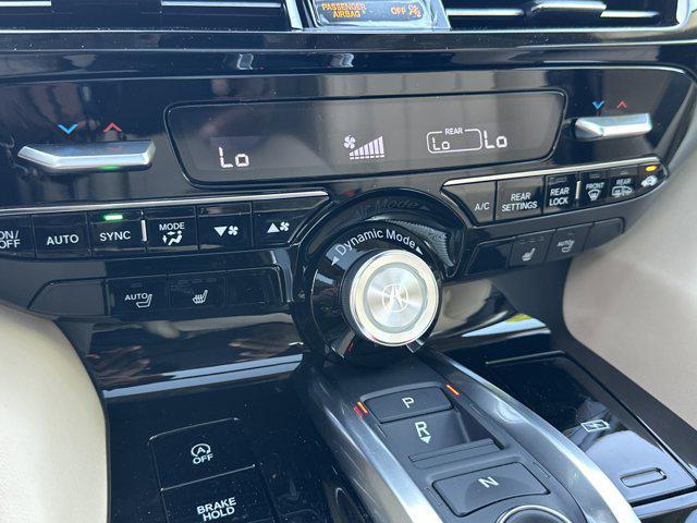 Photo of 2025 Majestic Black Pearl Acura MDX