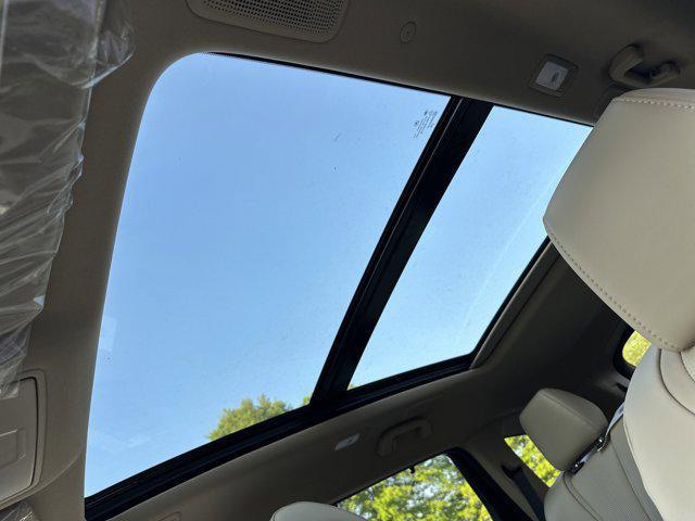 Photo of 2025 Majestic Black Pearl Acura MDX