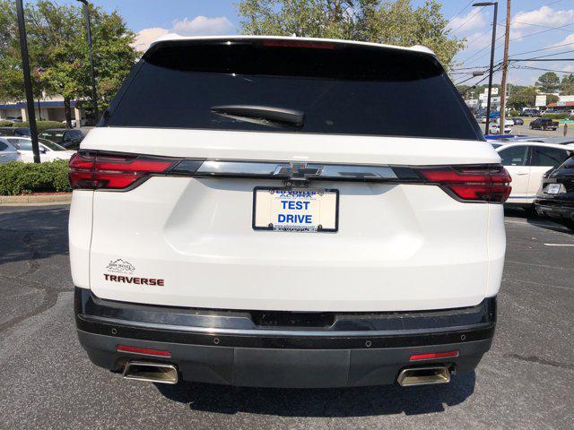 Photo of 2022 Summit White Chevrolet Traverse