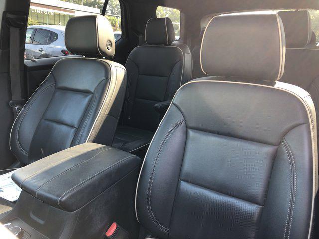 Photo of 2022 Summit White Chevrolet Traverse