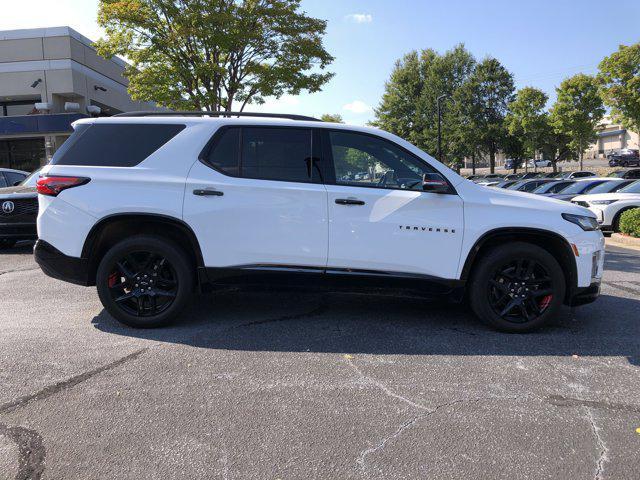 Photo of 2022 Summit White Chevrolet Traverse