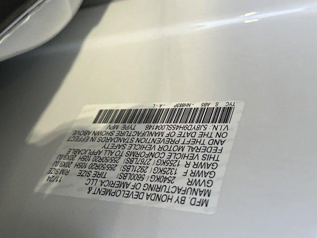 Photo of 2025 Platinum White Pearl Acura MDX