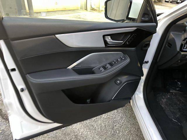 Photo of 2025 Platinum White Pearl Acura MDX