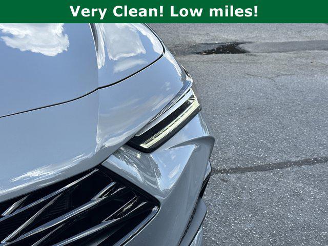 Photo of 2025 Urban Gray Pearl Acura TLX
