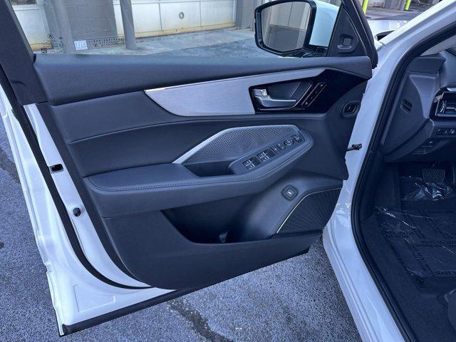 Photo of 2025 Platinum White Pearl Acura MDX