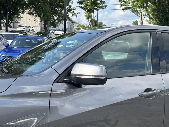 Photo of 2025 Liquid Carbon Metallic Acura RDX