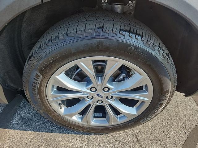 Photo of 2022 Carbonized Gray Metallic Ford Explorer