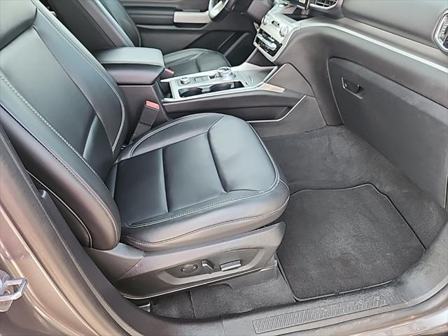 Photo of 2022 Carbonized Gray Metallic Ford Explorer