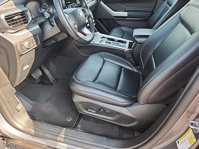 Photo of 2022 Carbonized Gray Metallic Ford Explorer