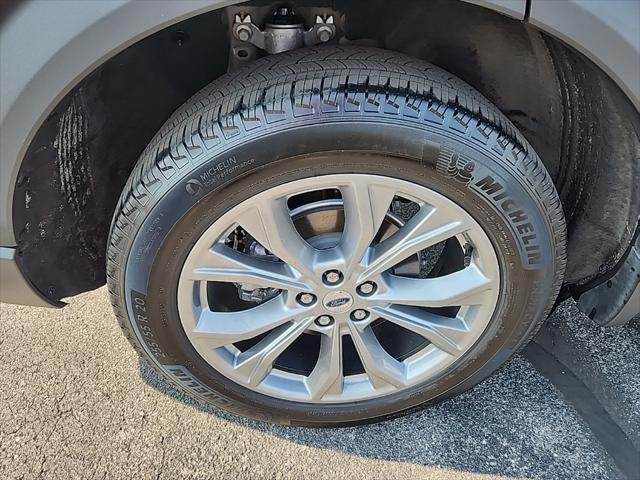 Photo of 2022 Carbonized Gray Metallic Ford Explorer