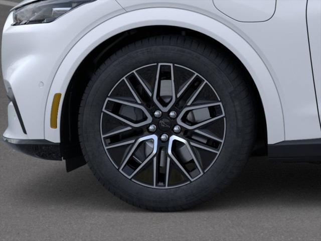 Photo of 2025 Star White Metallic Tri-Coat Ford Mustang Mach-E