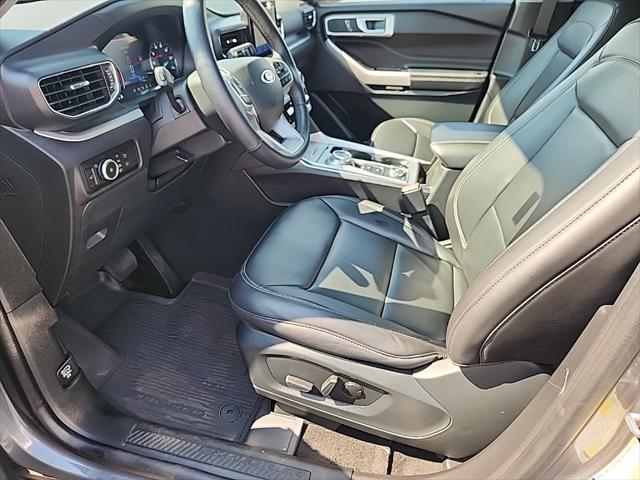 Photo of 2023 Carbonized Gray Metallic Ford Explorer