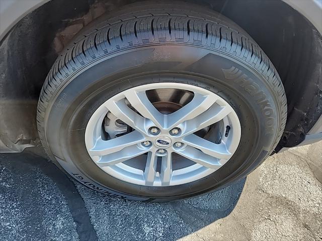Photo of 2023 Carbonized Gray Metallic Ford Explorer
