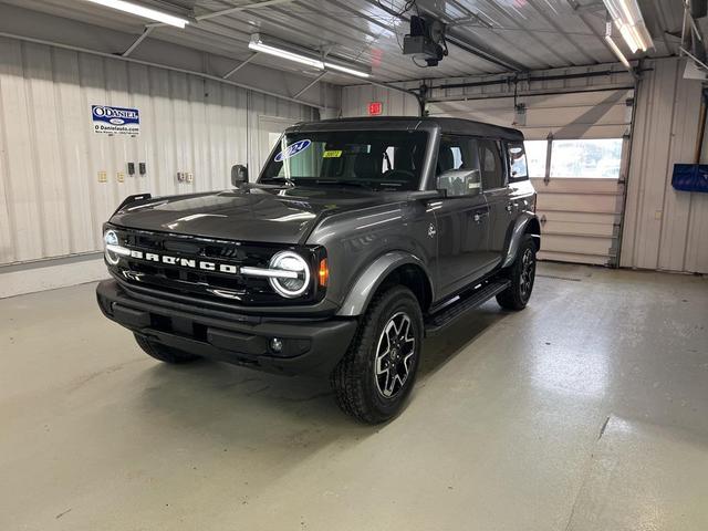 Photo of 2024 Carbonized Gray Metallic Ford Bronco