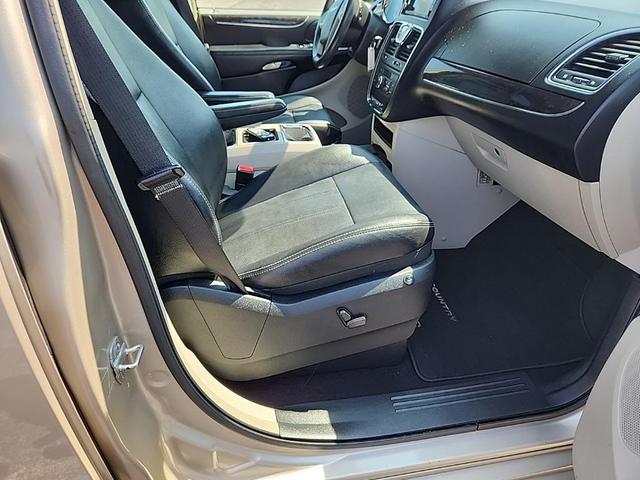 Photo of 2012 Cashmere Pearlcoat Chrysler Town & Country