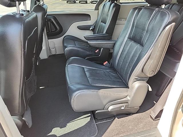 Photo of 2012 Cashmere Pearlcoat Chrysler Town & Country