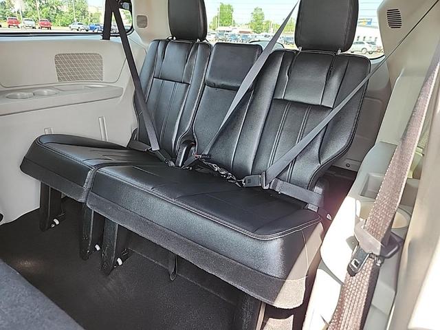 Photo of 2012 Cashmere Pearlcoat Chrysler Town & Country