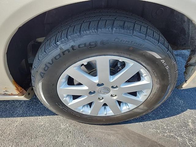 Photo of 2012 Cashmere Pearlcoat Chrysler Town & Country