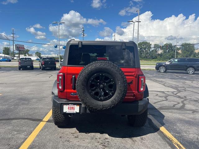 Photo of 2023 Hot Pepper Red Metallic Tinted Clearcoat Ford Bronco