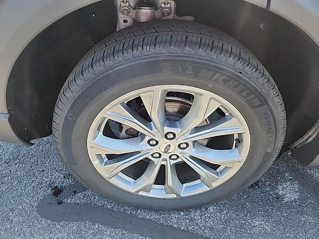 Photo of 2023 Oxford White Ford Explorer
