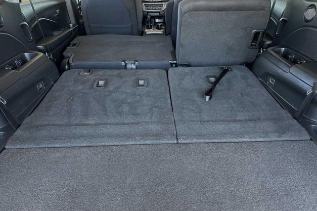 Photo of 2017 White Diamond Pearl Honda Pilot