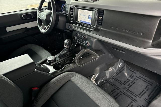 Photo of 2022 Oxford White Ford Bronco