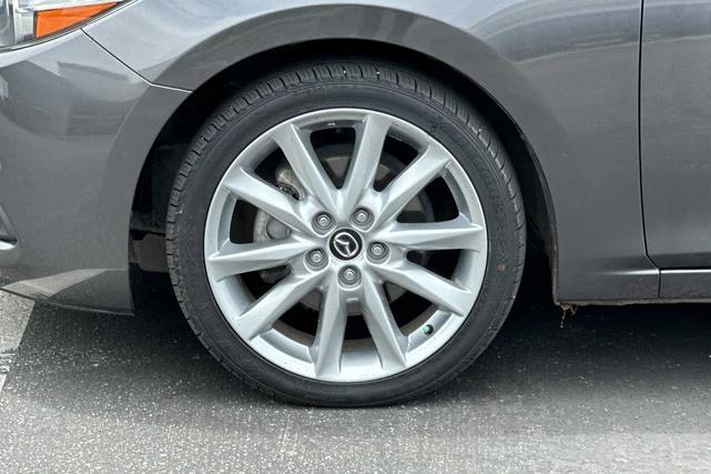 Photo of 2017 Machine Gray Metallic Mazda Mazda3