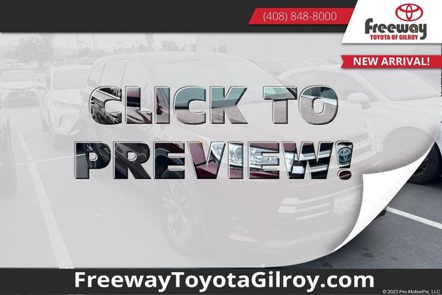Photo of 2017 Ooh La La Rouge Mica Toyota Highlander Hybrid