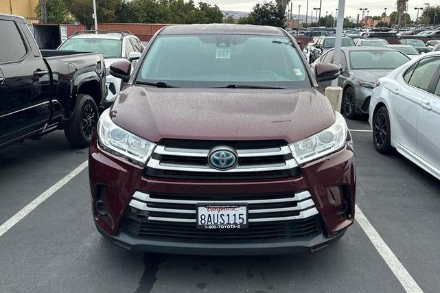 Photo of 2017 Ooh La La Rouge Mica Toyota Highlander Hybrid