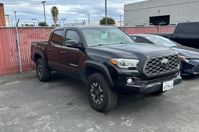 Photo of 2022 Midnight Black Metallic Toyota Tacoma